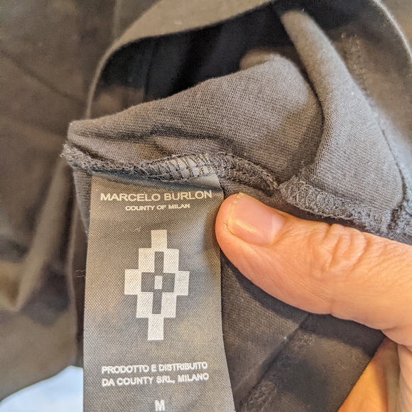 Marcelo Burlon t-shirt size M in EUC - Picture 6 of 8